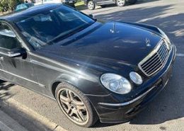 What makes Ezy Cash for Cars a convenient option for selling a vehicle?